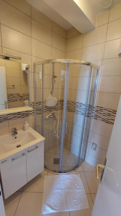 Apartmani Matea Затон Екстер'єр фото