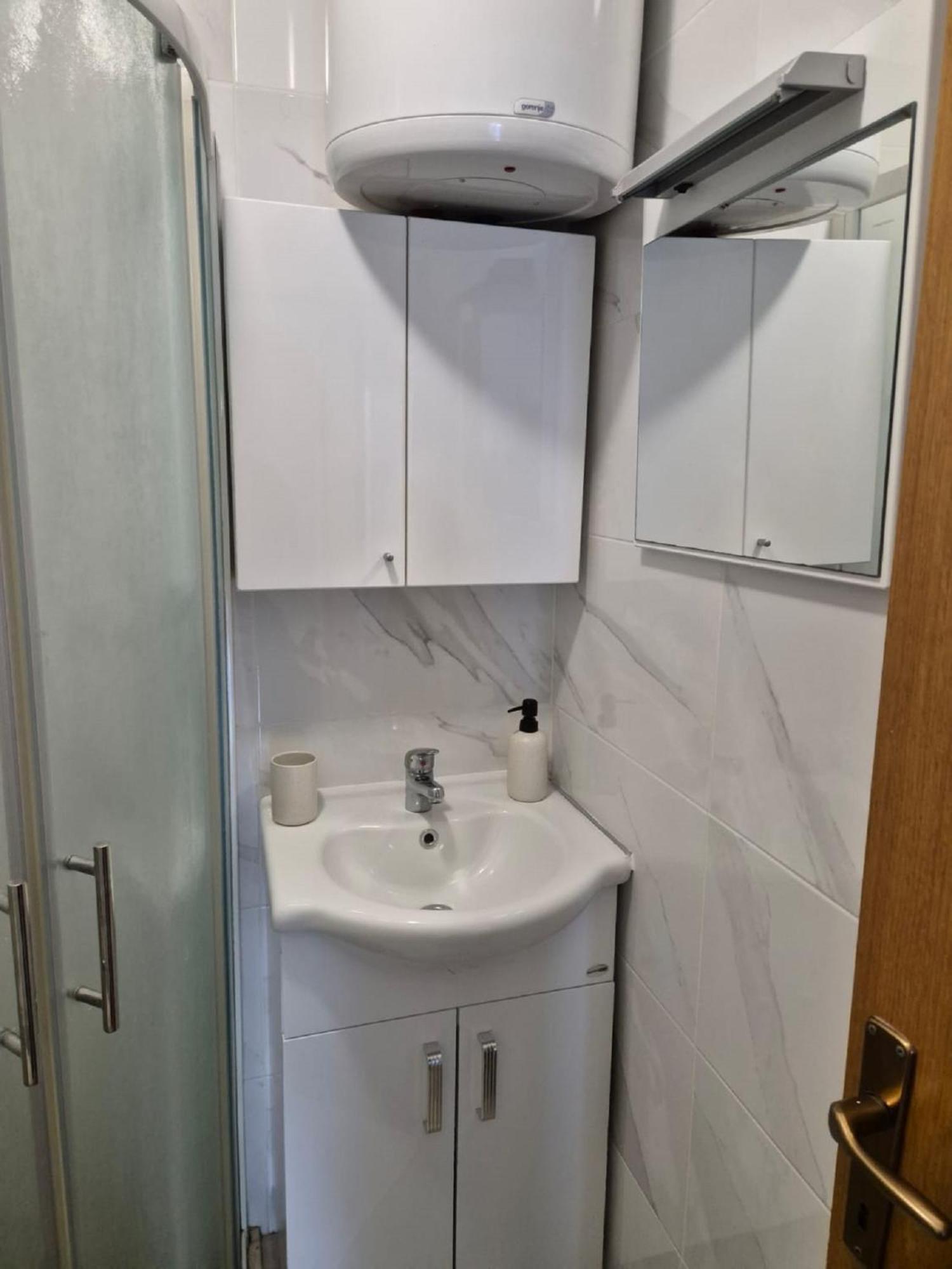Apartmani Matea Затон Екстер'єр фото