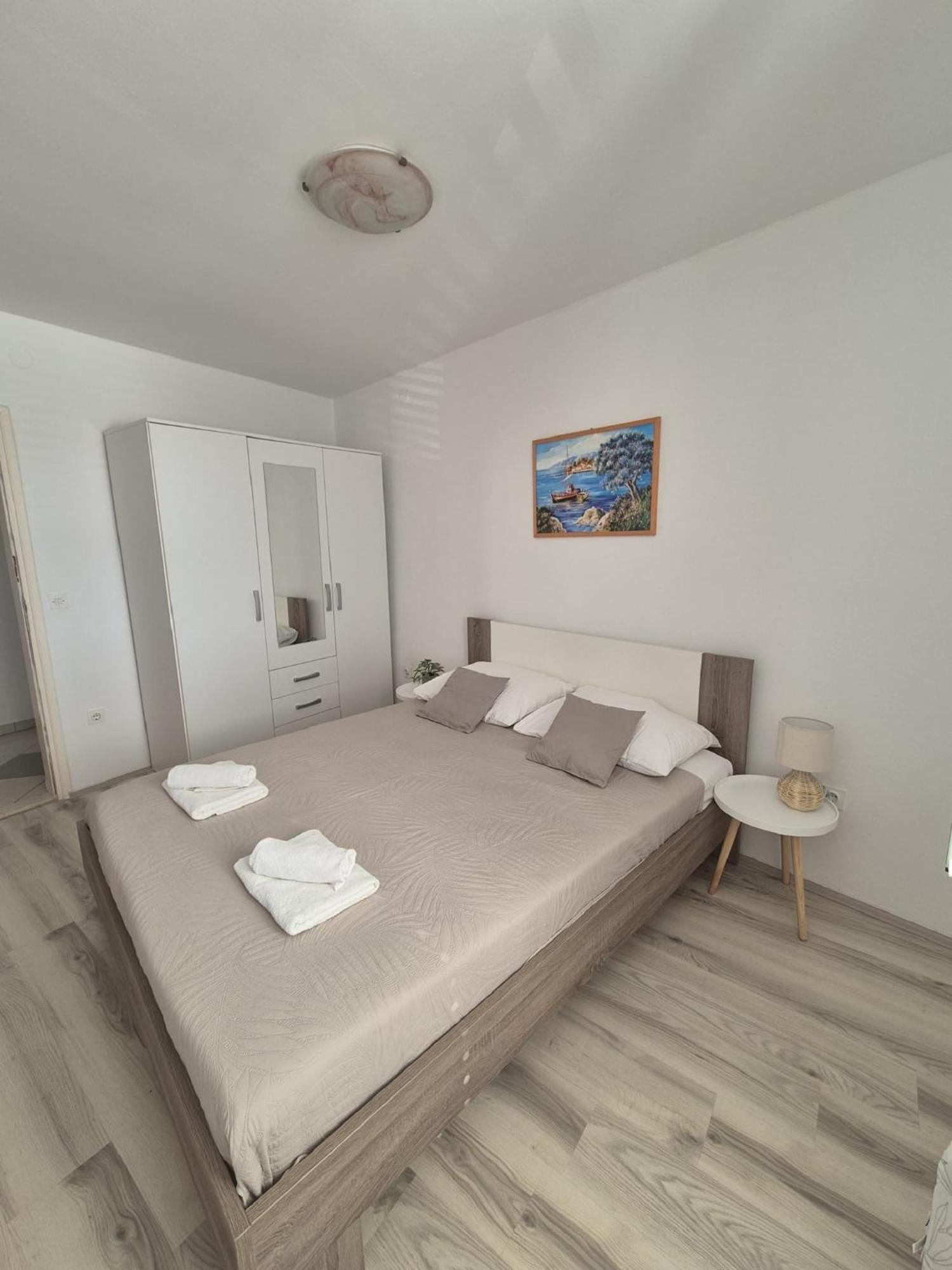 Apartmani Matea Затон Екстер'єр фото