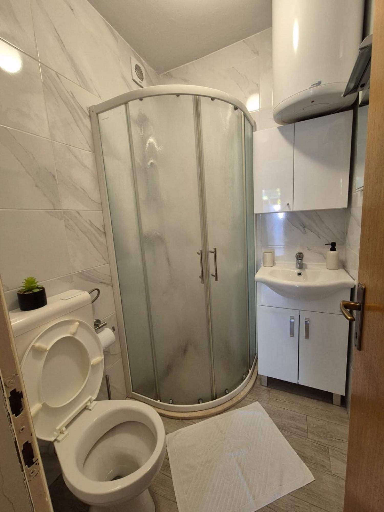 Apartmani Matea Затон Екстер'єр фото
